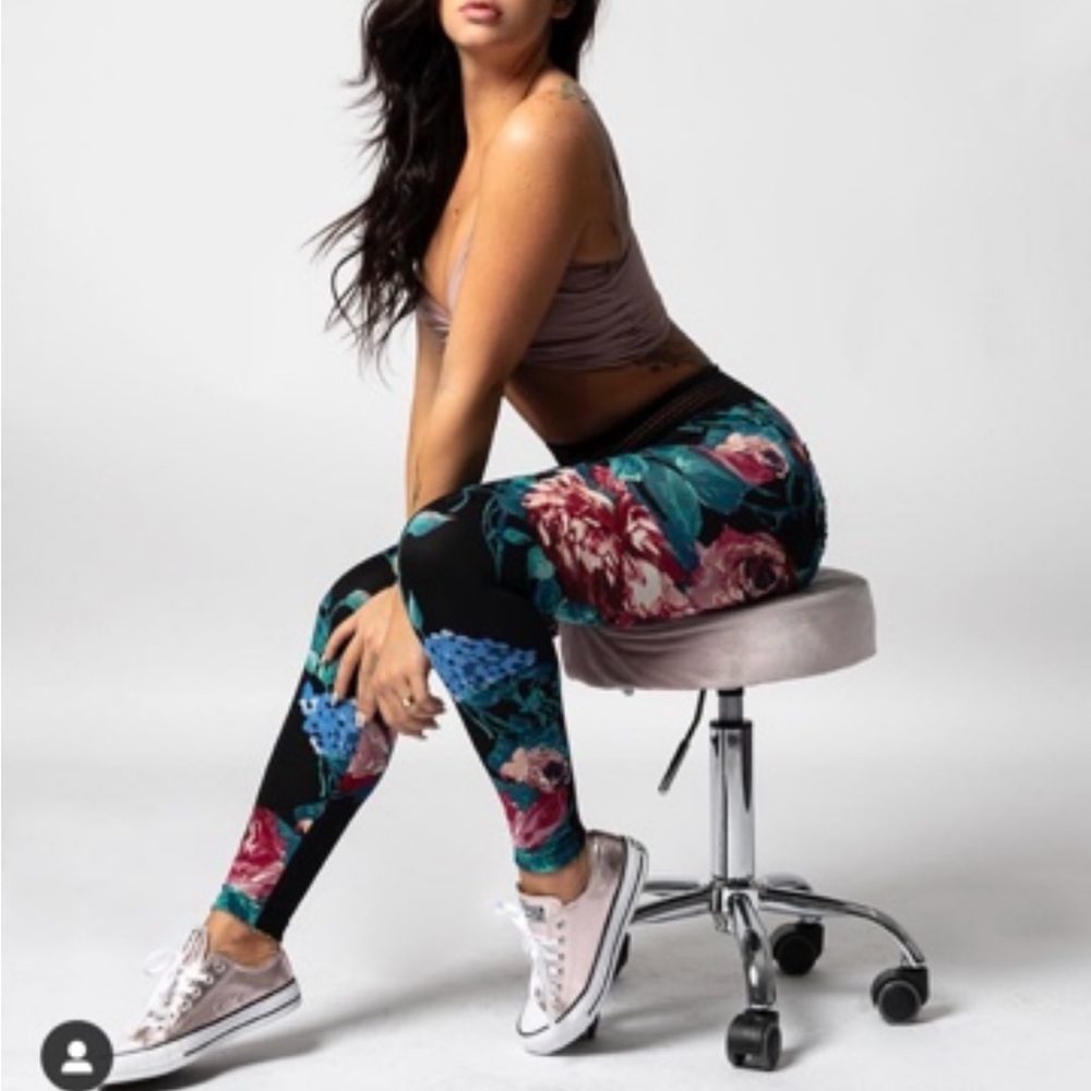 Cute Booty Lounge - Sport Booty Leggings (Razberry Rose) - S